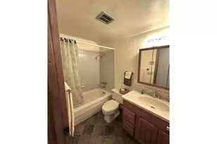 870 N Laurelhurst Dr, Eugene, OR 97402 - Photo 14