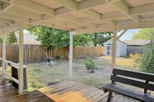 870 N Laurelhurst Dr, Eugene, OR 97402 - Photo 6