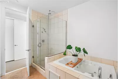 2132 NW 16th Ave, Portland, OR 97209 - Photo 22