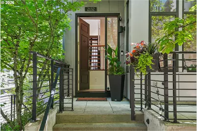 2132 NW 16th Ave, Portland, OR 97209 - Photo 2