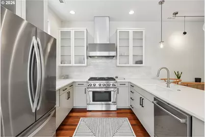 2132 NW 16th Ave, Portland, OR 97209 - Photo 10