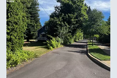 9270 SW Edgewood St, Portland, OR 97223 - Photo 10