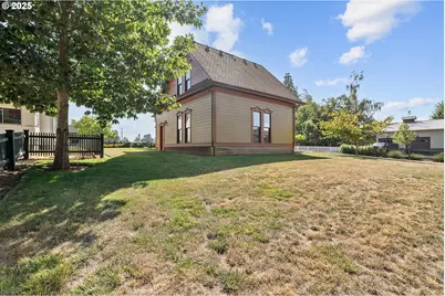 4225 Mission Ave NE, Saint Paul, OR 97137 - Photo 36