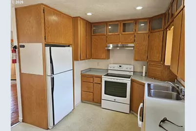 805 Pacific Ave, Coos Bay, OR 97420 - Photo 8