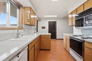 9402 NE Hazel Dell Ave, Vancouver, WA 98665 - Photo 8