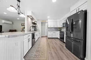 42224 Tiffany Ln, Astoria, OR 97103 - Photo 10