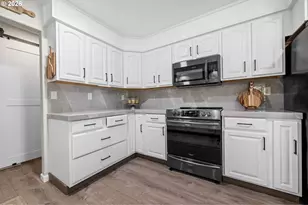 42224 Tiffany Ln, Astoria, OR 97103 - Photo 12