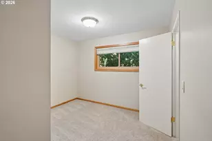 2465 Crestview Dr S, Salem, OR 97302 - Photo 10
