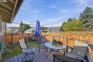1005 Maple St, Myrtle Point, OR 97458 - Photo 32
