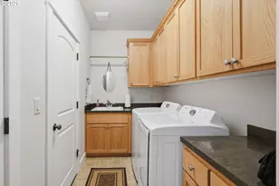 1249 S 41st Pl, Springfield, OR 97478 - Photo 34