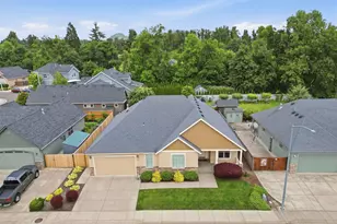1249 S 41st Pl, Springfield, OR 97478 - Photo 2