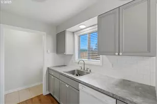 15607 SE 1st St, Vancouver, WA 98684 - Photo 8