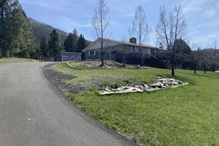 324 Edgewood Dr, Canyon City, OR 97820 - Photo 2