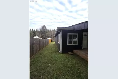 148 Montgomery Ave, Glendale, OR 97442 - Photo 4