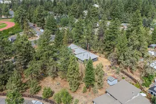 438 NE 9th St, Bend, OR 97701 - Photo 18