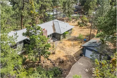 438 NE 9th St, Bend, OR 97701 - Photo 8