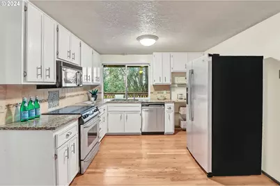 2755 Warren St, Eugene, OR 97405 - Photo 12