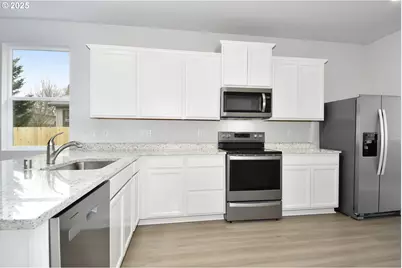 5909 NE 68th St, Vancouver, WA 98661 - Photo 6