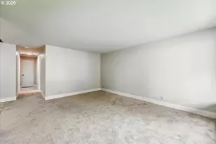 1079 SW 179th Ave, Beaverton, OR 97003 - Photo 6