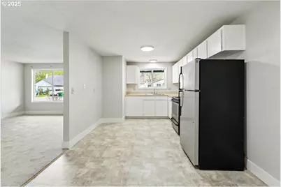 1079 SW 179th Ave, Beaverton, OR 97003 - Photo 10