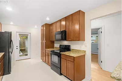 10200 SW 70th Ave, Portland, OR 97223 - Photo 14