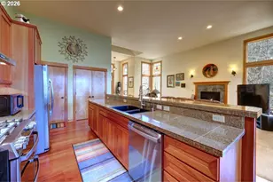 2270 Skyline Dr, Seaside, OR 97138 - Photo 10