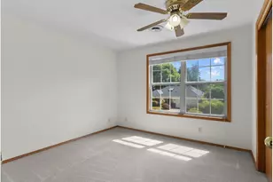 684 NE Goldie Dr, Hillsboro, OR 97124 - Photo 34