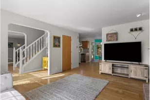 684 NE Goldie Dr, Hillsboro, OR 97124 - Photo 22