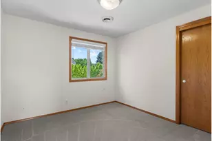 684 NE Goldie Dr, Hillsboro, OR 97124 - Photo 36