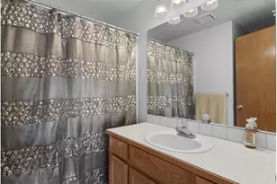 684 NE Goldie Dr, Hillsboro, OR 97124 - Photo 34