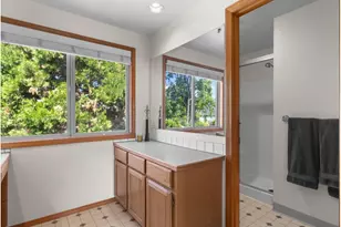 684 NE Goldie Dr, Hillsboro, OR 97124 - Photo 30