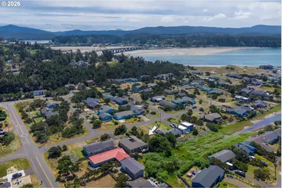 1306 NW Parker Ave, Waldport, OR 97394 - Photo 10