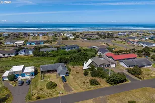 1306 NW Parker Ave, Waldport, OR 97394 - Photo 1