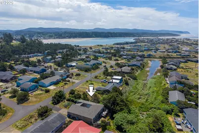 1306 NW Parker Ave, Waldport, OR 97394 - Photo 8