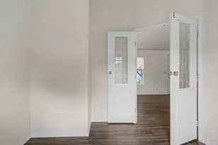 20140 NE Sandy Blvd, Fairview, OR 97024 - Photo 12