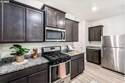 59 NE 134th Pl, Portland, OR 97230 - Photo 8