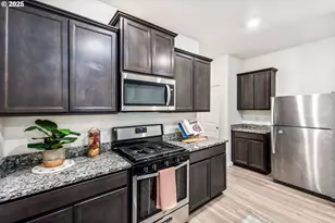 59 NE 134th Pl, Portland, OR 97230 - Photo 8