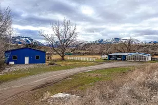 55550 McKern Ln, Mount Vernon, OR 97865 - Photo 2