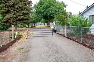 29474 S Hwy 170, Canby, OR 97013 - Photo 10