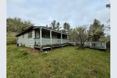 188 Robin St, Roseburg, OR 97470 - Photo 2