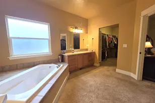 2248 NW Overlook Dr, Hermiston, OR 97838 - Photo 12