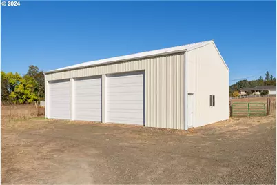 18235 Dixonville Rd, Roseburg, OR 97470 - Photo 10