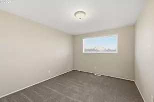 1386 Vanderbeck Ln, Woodburn, OR 97071 - Photo 16