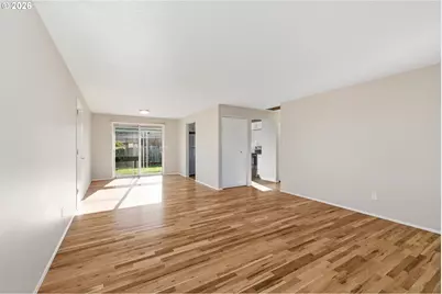 1386 Vanderbeck Ln, Woodburn, OR 97071 - Photo 4