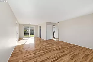 1386 Vanderbeck Ln, Woodburn, OR 97071 - Photo 4