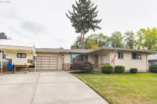 10502 SE Market St, Portland, OR 97216 - Photo 2