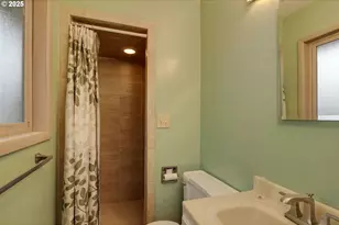 10502 SE Market St, Portland, OR 97216 - Photo 20