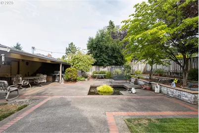 10502 SE Market St, Portland, OR 97216 - Photo 8