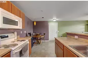 275 SE 162nd Ave, Portland, OR 97233 - Photo 4