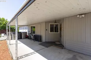 11387 SW Royal Villa Dr, Portland, OR 97224 - Photo 4